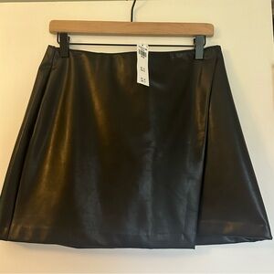 Abercrombie Faux Leather Skirt/Skort, Black, M